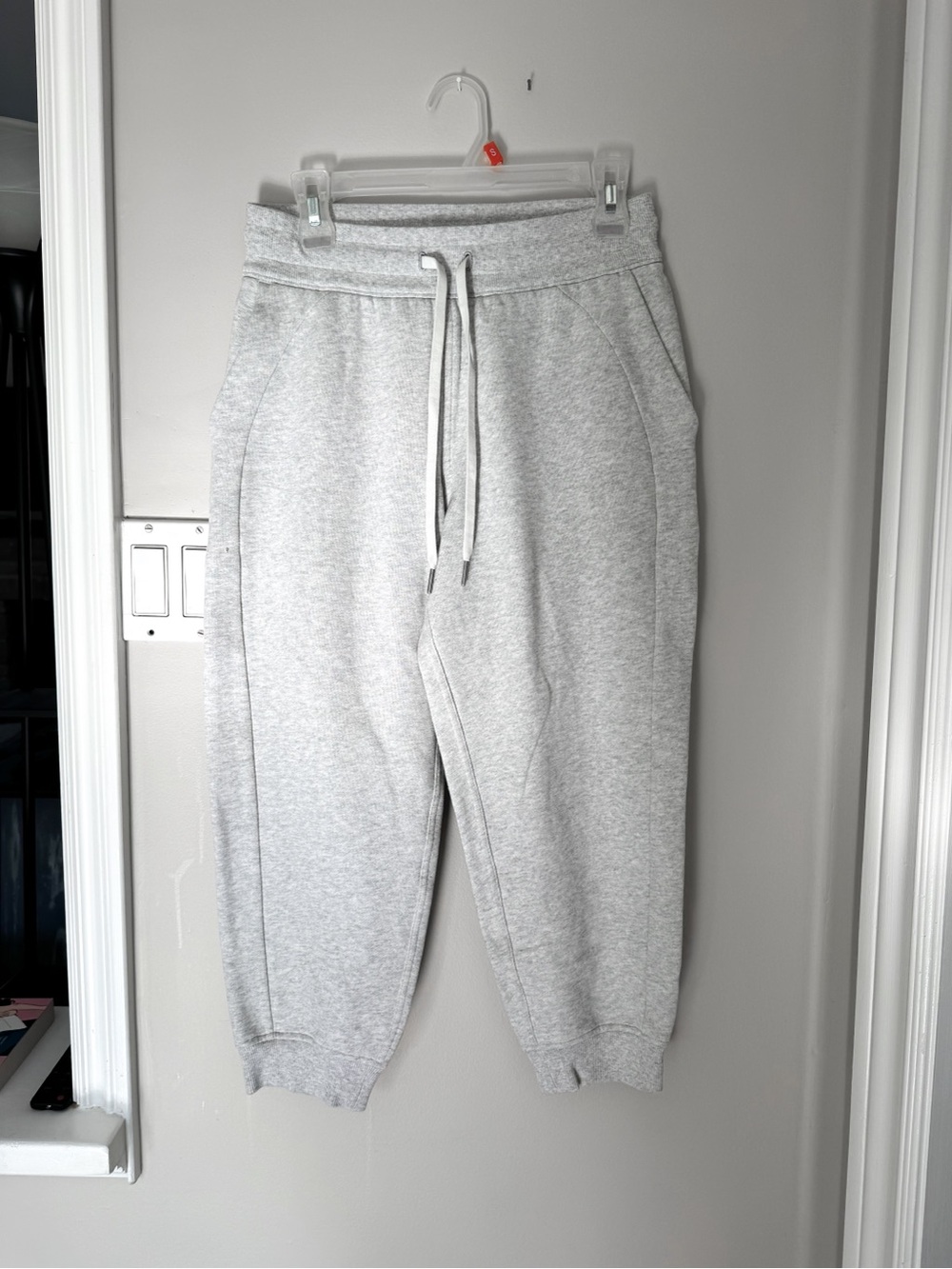 Lululemon Scuba Cropped Joggers - 7/8 length